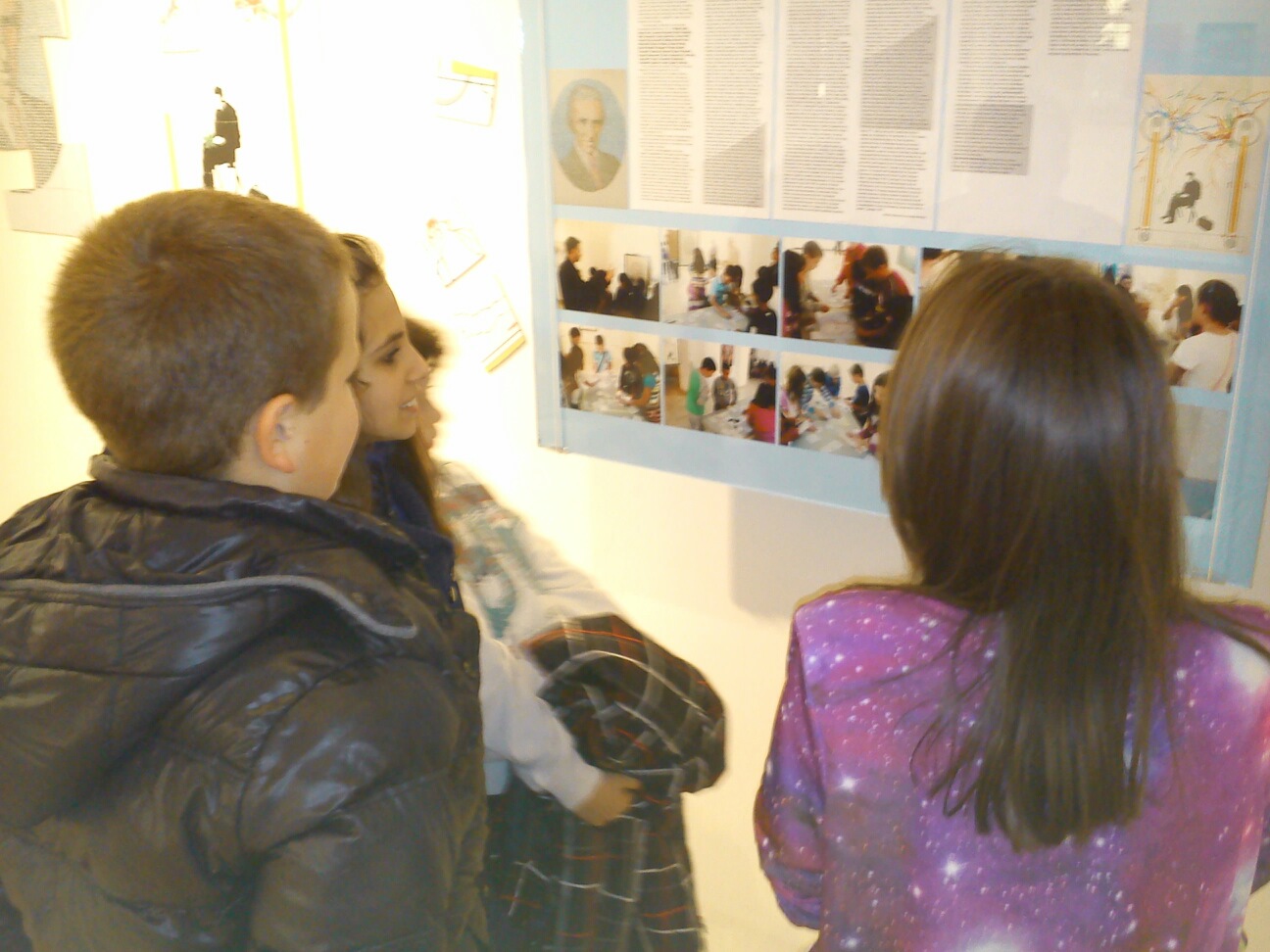 image-54dcd2ca6df8c4d3ddcd1261888fb012842365837049e50a86e3cbdf92dc2f7d-V